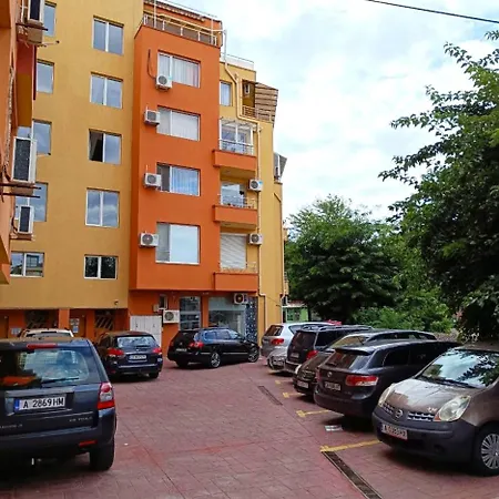 Apartment Pomorie Апартаменты *